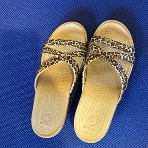 Crocs sandal leopard print top
